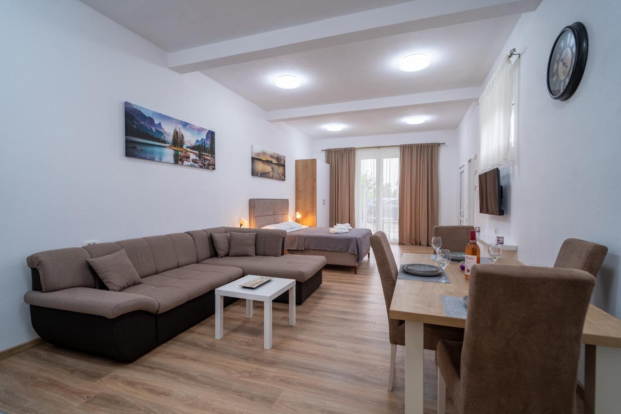Dane Apartment Airport Podgorica Mitrovici  Extérieur photo